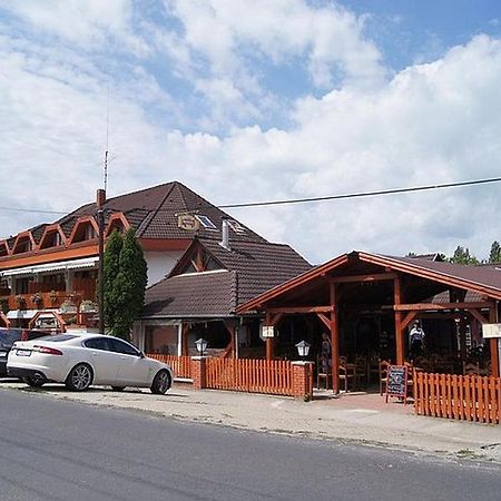 Retro Hotel Merid Zamárdi Dış mekan fotoğraf