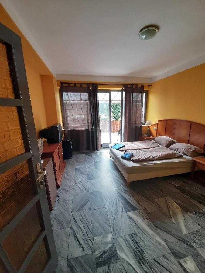 Retro Hotel Merid Zamárdi Dış mekan fotoğraf