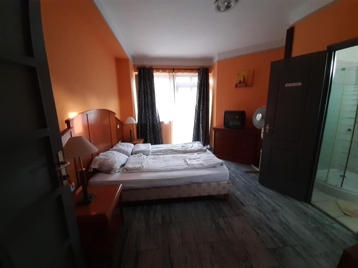 Retro Hotel Merid Zamárdi Dış mekan fotoğraf